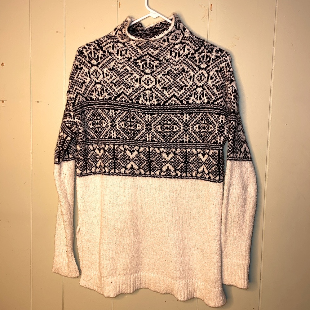 Merona black and white design turtleneck sweater